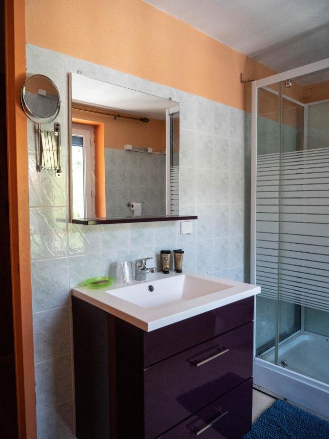 Hotel Beau Rivage Понт-ен-Роаян Екстериор снимка