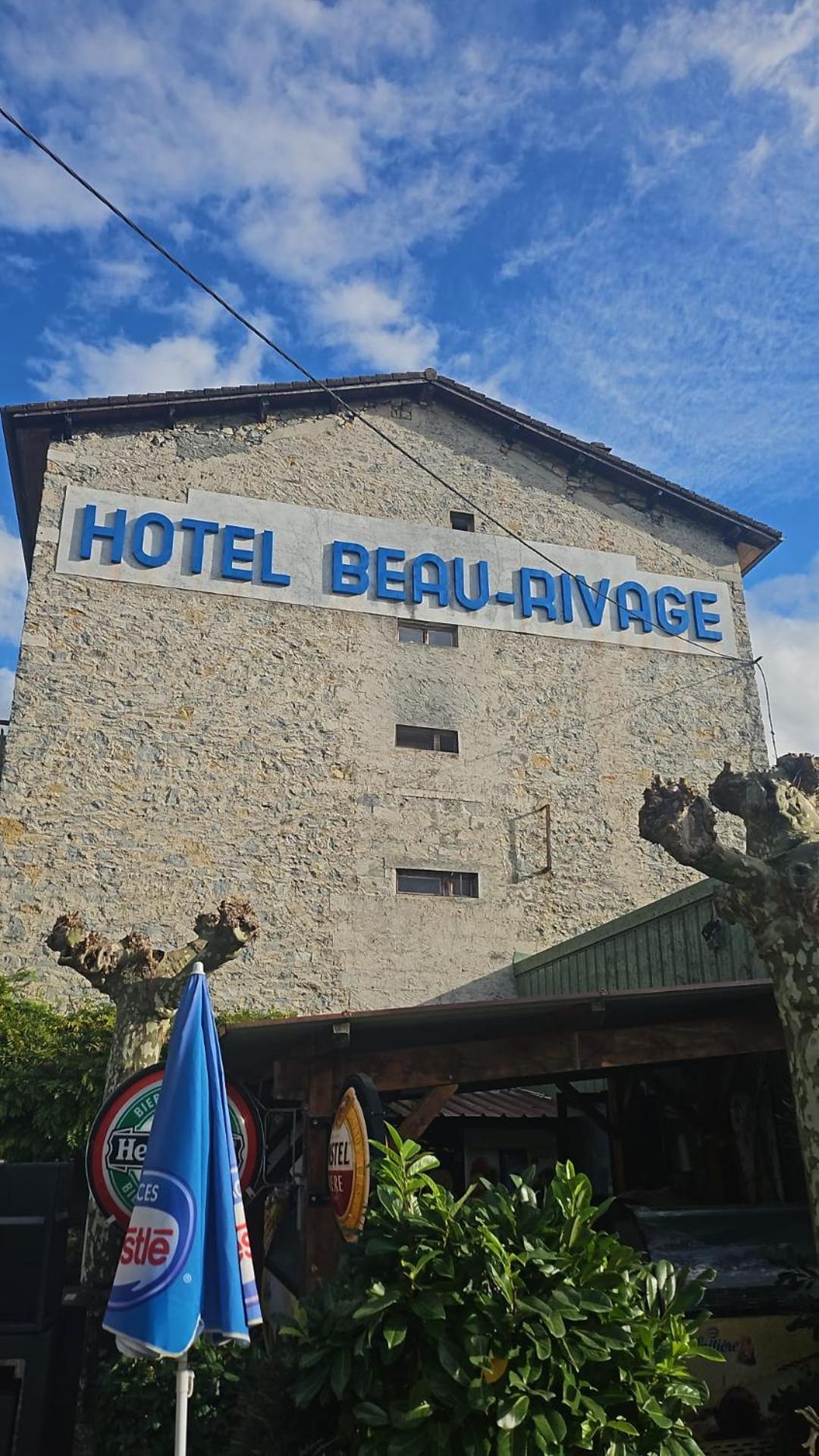 Hotel Beau Rivage Понт-ен-Роаян Екстериор снимка